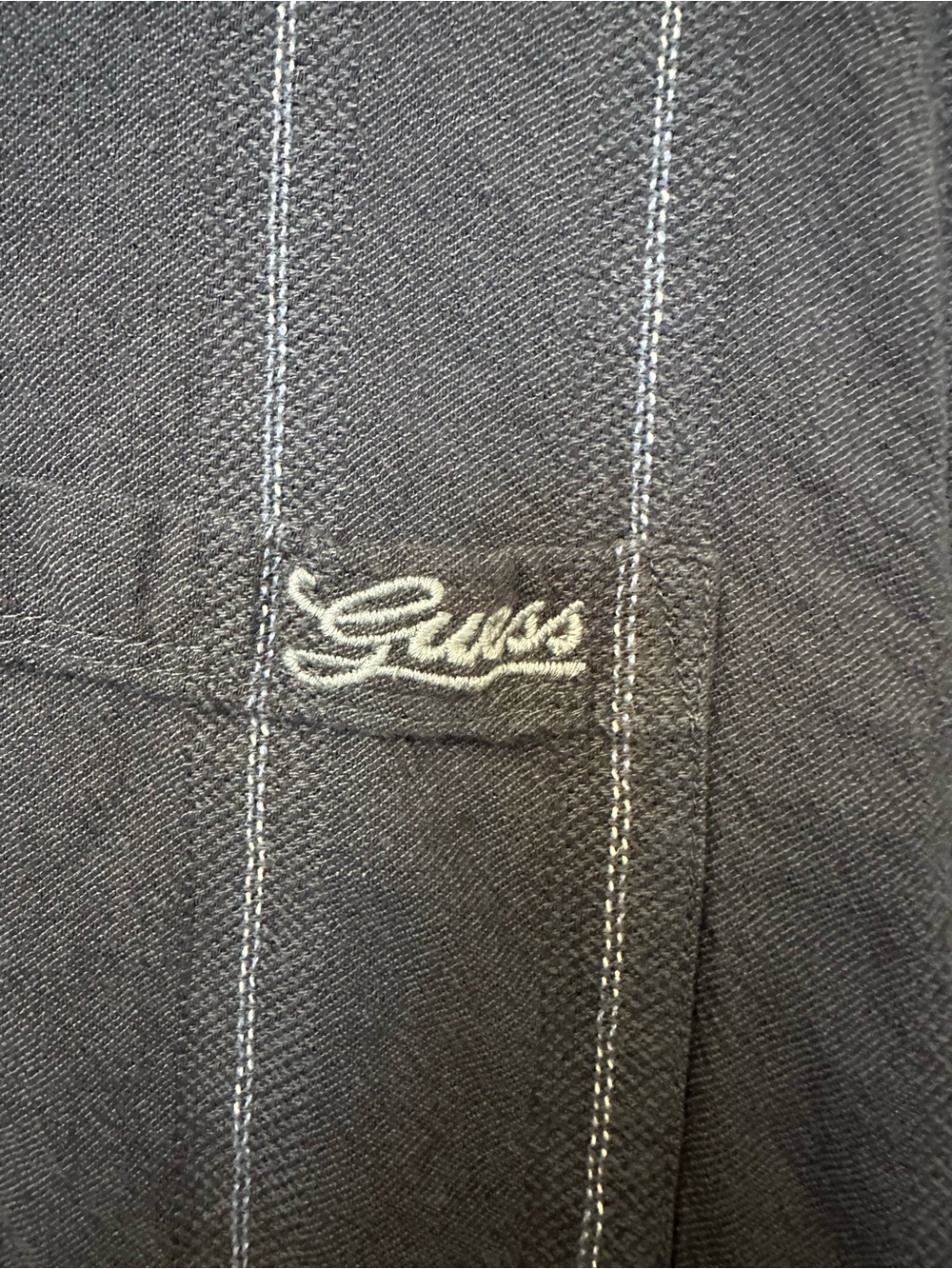GUESS Men's Boxi Textured Stripe Short-Sleeve Button-Down Blue Shirt size Large - Picture 2 of 7